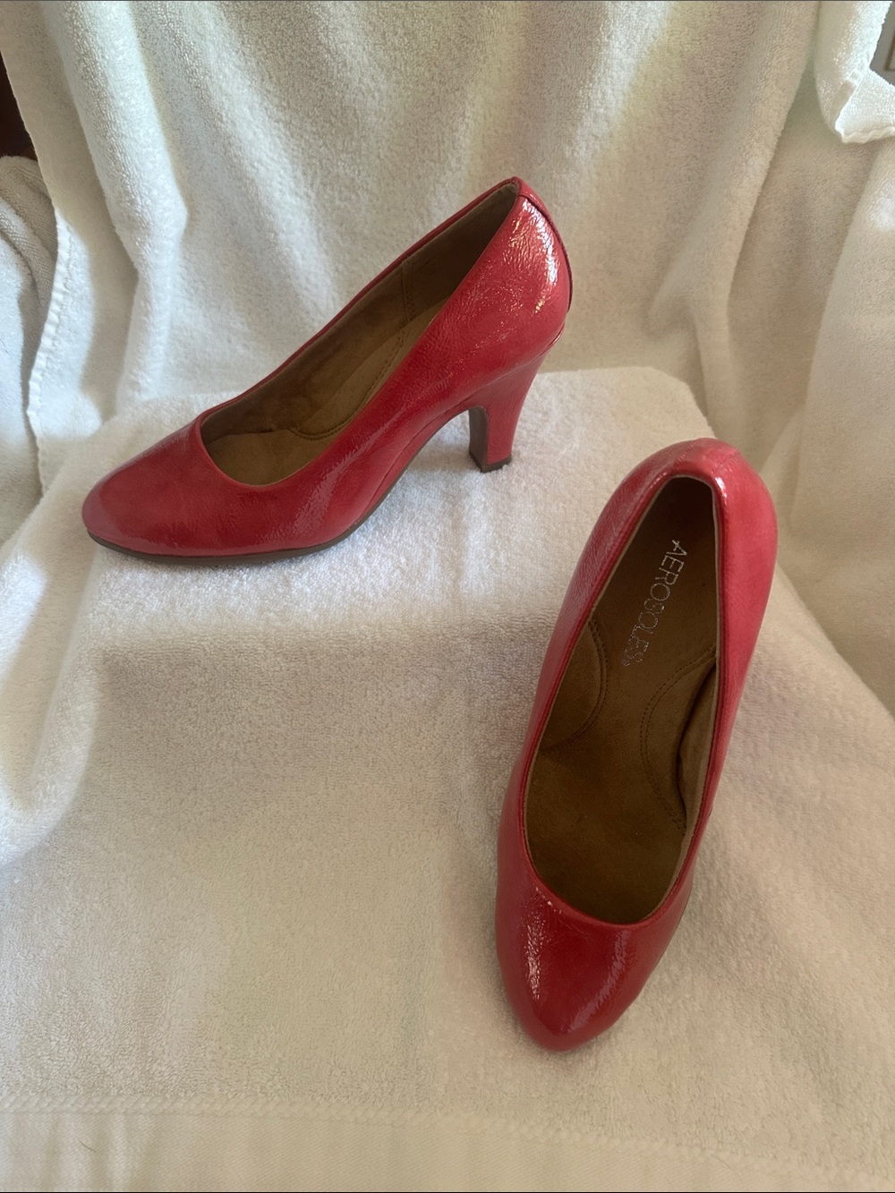 AEROSOLES pink Patent Mid-Heel Pumps